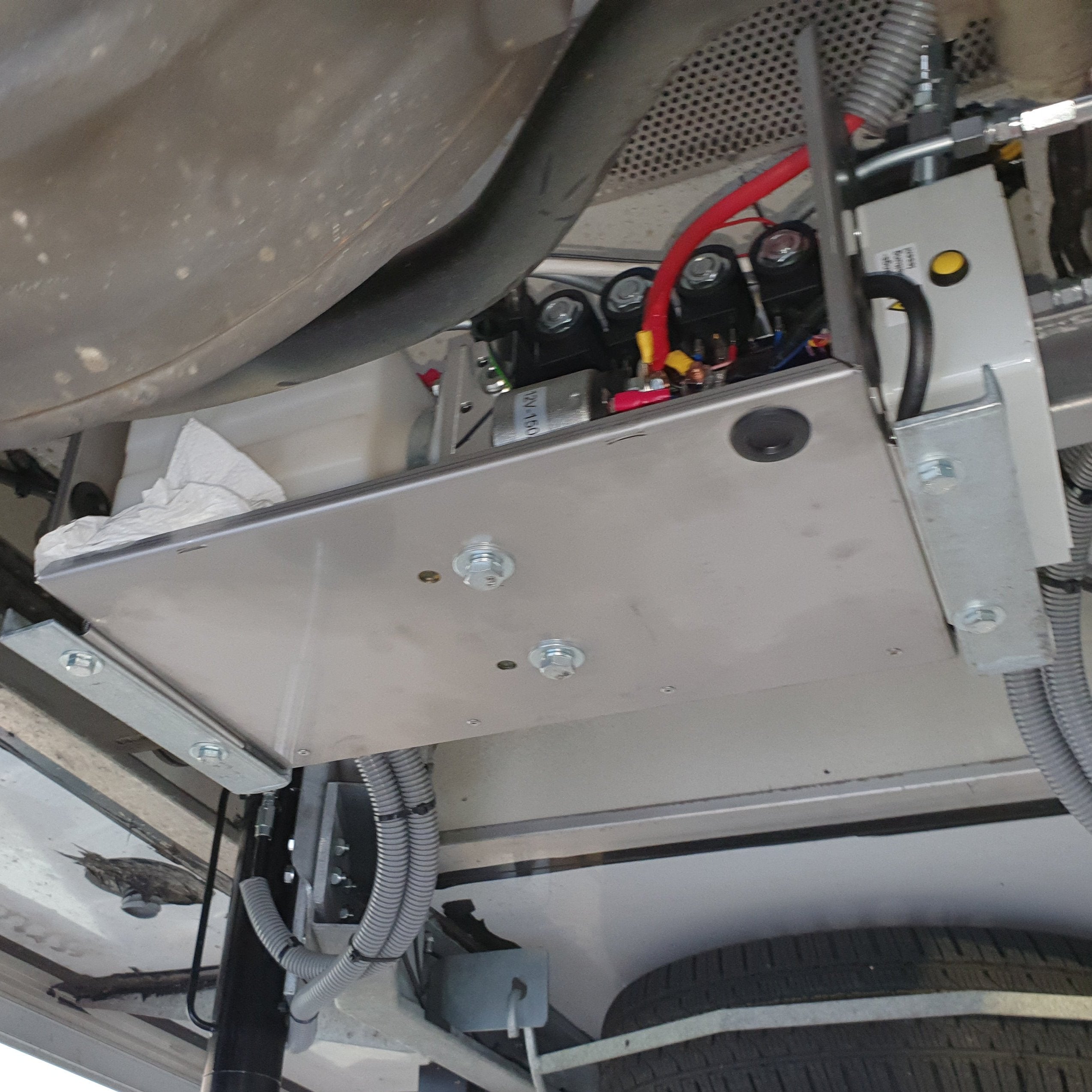 SHR Hydraulik Self-Levelling System for Mercedes-Benz VS30 chassis from 2018 to current