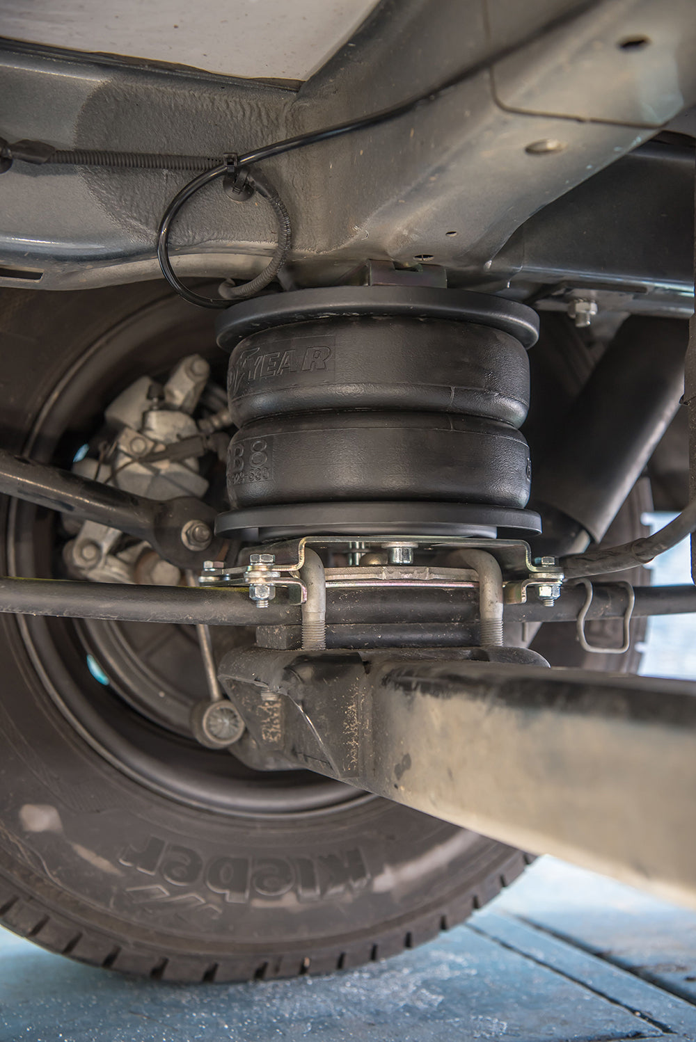 VB-SemiAir fitted to rear air spring onto Fiat Ducato van